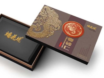 禮盒廠家搭配這樣的內(nèi)托，保健品包裝盒真上檔次